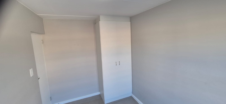 2 Bedroom Property for Sale in Fairview Industrial Eastern Cape